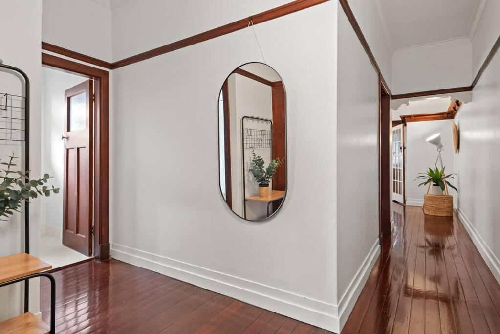 Art Deco In Ascot! ~ 2 Bed / 1 Bath / 1 Car Apartamento Brisbane Exterior foto